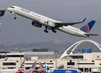 Body discovered in wheel well after United flight lands in Hawaii body-discovered-in-wheel-well-after-united-flight-lands-in-hawaii