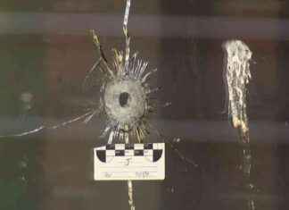 Manhunt underway for suspects who shot at family home while children slept manhunt-underway-for-suspects-who-shot-at-family-home-while-children-slept