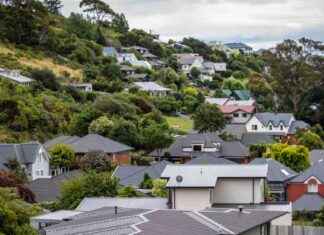 2024 House Prices Drop: Key Statistics and Trends 2024-house-prices-drop-key-statistics-and-trends