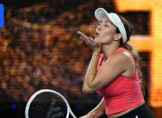 Collins Silences Australian Open Crowd with ‘Shut Up’ Remark and Gestures for Respect collins-silences-australian-open-crowd-with-shut-up-remark-and-gestures-for-respect