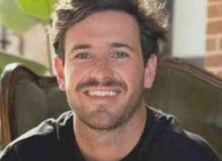 Locals Continue Search for Shark Attack Victim’s Body in Hope of Closure locals-continue-search-for-shark-attack-victims-body-in-hope-of-closure