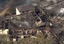 Perth Bushfires Leave Homeowners’ House in Ruins perth-bushfires-leave-homeowners-house-in-ruins