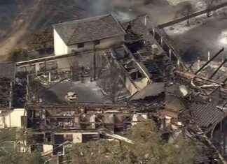 Perth Bushfires Leave Homeowners’ House in Ruins perth-bushfires-leave-homeowners-house-in-ruins