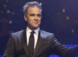 Robbie Williams’ Free Public Performance at Federation Square robbie-williams-free-public-performance-at-federation-square