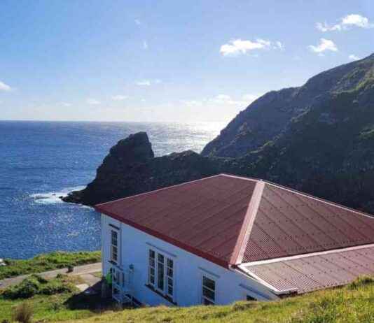 Stunning Views Await at Newly Restored Cape Brett DOC Hut stunning-views-await-at-newly-restored-cape-brett-doc-hut
