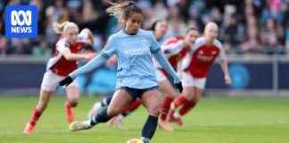 Fowler scores twice in Manchester City loss to Arsenal fowler-scores-twice-in-manchester-city-loss-to-arsenal