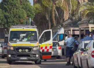 Police Shoot Man Wielding Meat Cleaver in NSW Block police-shoot-man-wielding-meat-cleaver-in-nsw-block