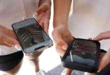 Study: Phone ban in schools ineffective for student health. study-phone-ban-in-schools-ineffective-for-student-health
