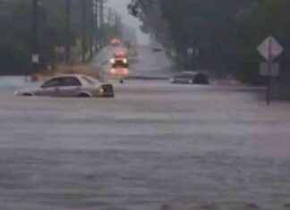 Rescue Operation Saves Multiple People in Flooded Holiday Town rescue-operation-saves-multiple-people-in-flooded-holiday-town