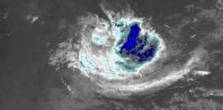 Slow-moving ex-tropical cyclone heading for mainland coast slow-moving-ex-tropical-cyclone-heading-for-mainland-coast