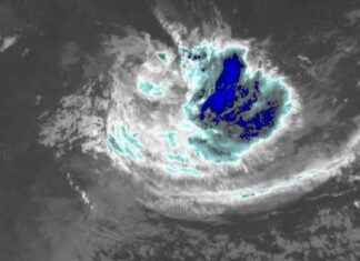 Slow-moving ex-tropical cyclone heading for mainland coast slow-moving-ex-tropical-cyclone-heading-for-mainland-coast