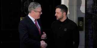 Zelenskyy Embraced by UK Prime Minister After White House Meeting zelenskyy-embraced-by-uk-prime-minister-after-white-house-meeting