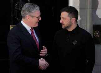 Zelenskyy Embraced by UK Prime Minister After White House Meeting zelenskyy-embraced-by-uk-prime-minister-after-white-house-meeting