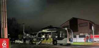 Fire Destroys Bus in Epsom Auckland Suburb fire-destroys-bus-in-epsom-auckland-suburb