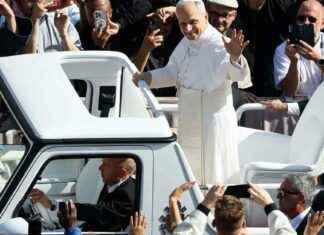 Pope Leo XIV’s First Popemobile Ride at St. Peter’s Square pope-leo-xvs-first-popemobile-ride-at-st-peters-square